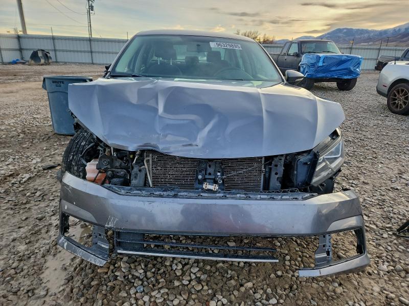 Продажа на аукционе авто 2018 Volkswagen Passat, vin: 1VWAA7A35JC024388, номер лота: 96329895
