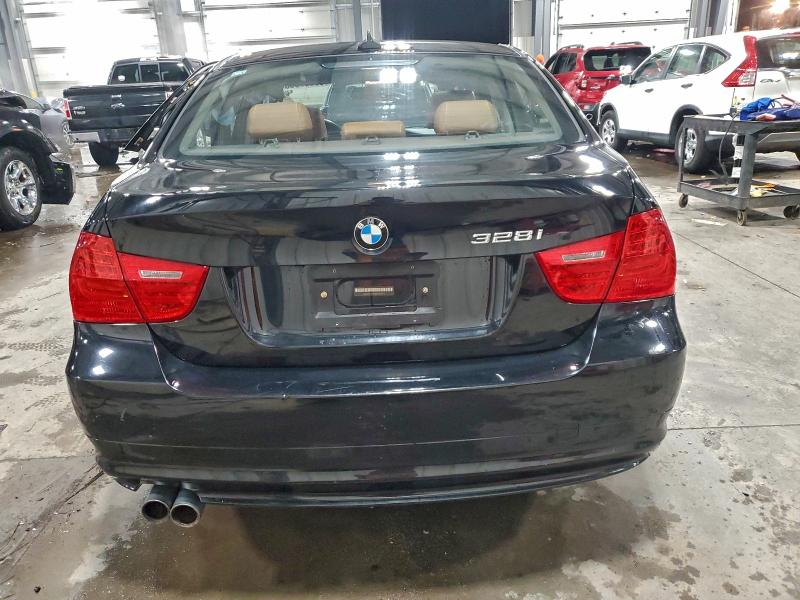 96907995 :رقم المزاد ، WBAPK5G58BNN51772 vin ، 2011 Bmw 328 مزاد بيع