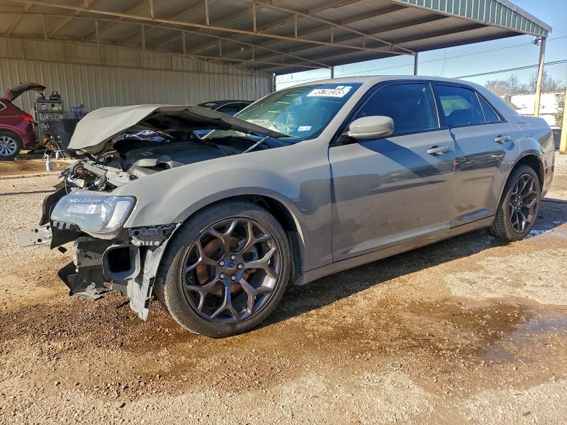 Auction sale of the 2019 Chrysler 300, vin: 2C3CCABG5KH559437, lot number: 74281725