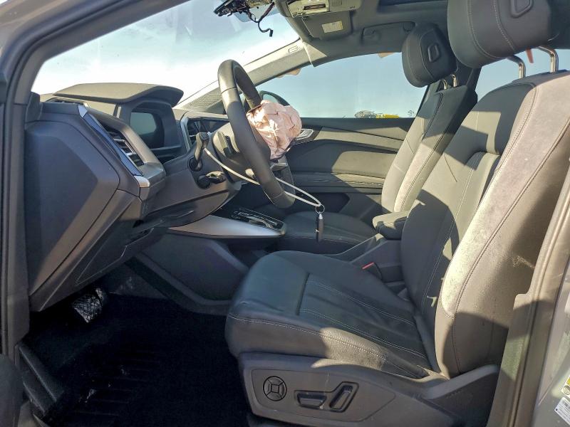 96614625 :رقم المزاد ، WA1A5BFZ1SP060140 vin ، 2025 Audi Q4 E-tron مزاد بيع