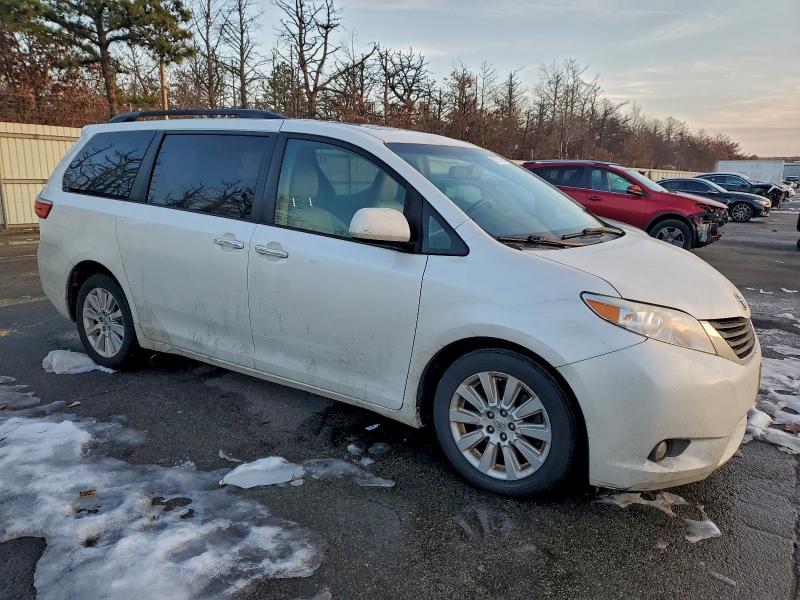 Aukcja sprzedaży 2015 Toyota Sienna, vin: 5TDDK3DC7FS121972, numer aukcji: 97751705