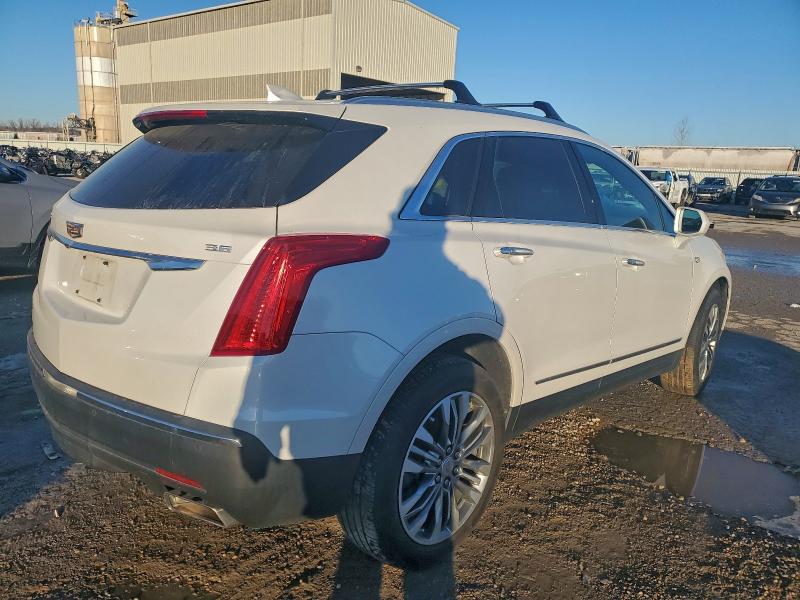 93992965 :رقم المزاد ، 1GYKNCRSXHZ114122 vin ، 2017 Cadillac Xt5 Premiu مزاد بيع