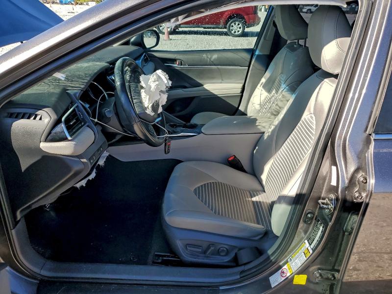 96235315 :رقم المزاد ، 4T1B11HK9JU120595 vin ، 2018 Toyota Camry مزاد بيع