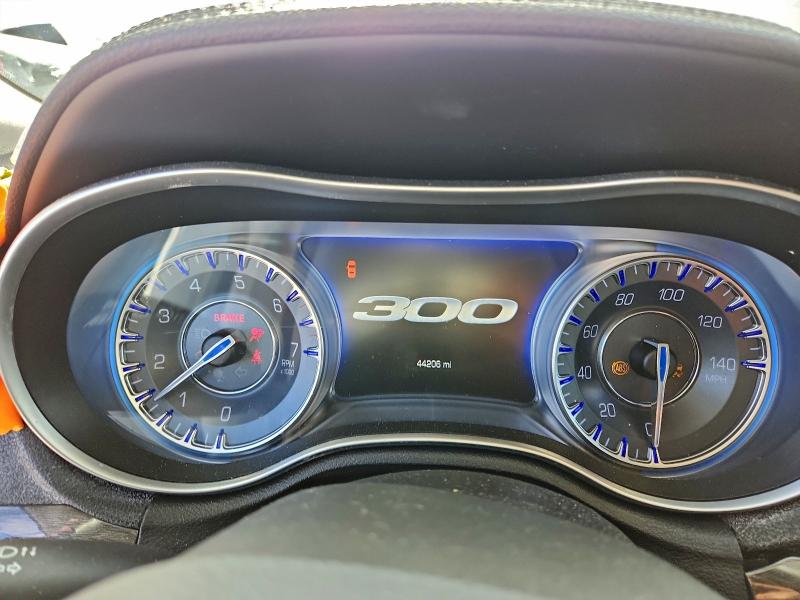 95294365 :رقم المزاد ، 2C3CCAAG3HH516256 vin ، 2017 Chrysler 300 مزاد بيع