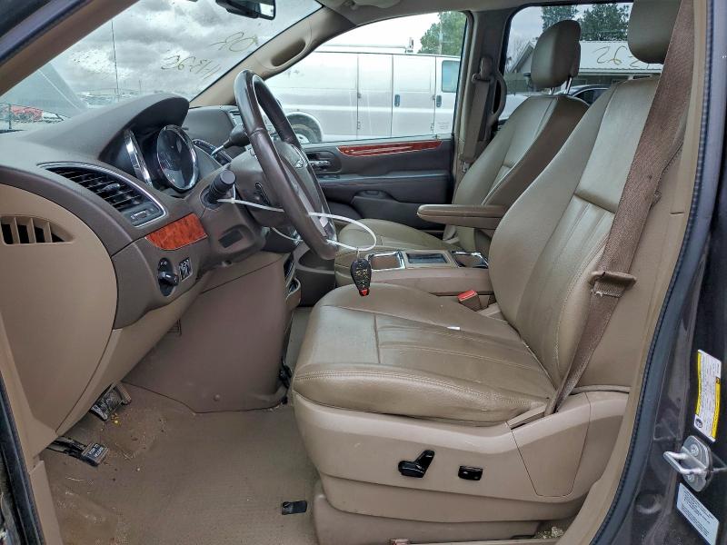 2016 Chrysler Town & Country მანქანა იყიდება აუქციონზე, vin: 2C4RC1BG2GR157690, აუქციონის ნომერი: 97732315