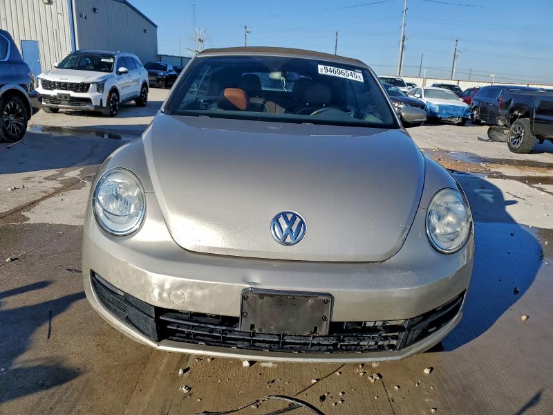 94696545 :رقم المزاد ، 3VW517AT8FM808362 vin ، 2015 Volkswagen Beetle 1.8 مزاد بيع