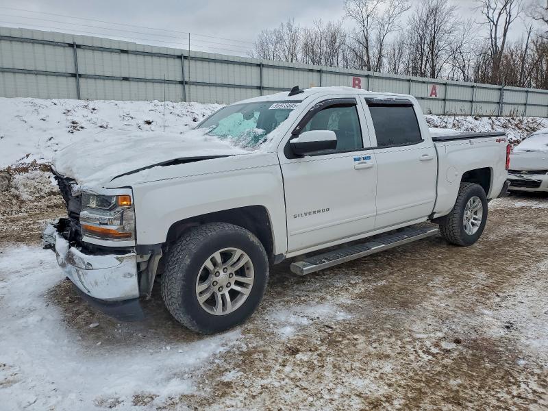 Продаж на аукціоні авто 2018 Chevrolet Silverado, vin: 3GCUKREC4JG356936, номер лоту: 95973505