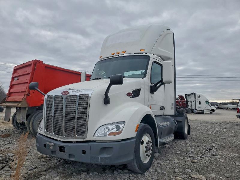 Продаж на аукціоні авто 2018 Peterbilt 579, vin: 1XPBA48X3JD477710, номер лоту: 86332595
