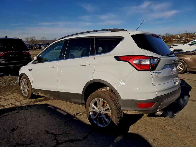 94177525 :رقم المزاد ، 1FMCU9GD0HUD99300 vin ، 2017 Ford Escape مزاد بيع