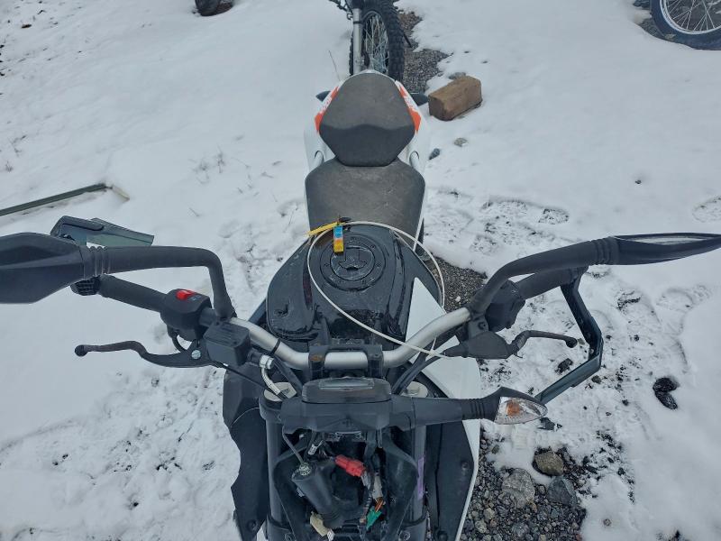 97709195 :رقم المزاد ، MD2JPC407NC034979 vin ، 2022 Ktm 200 مزاد بيع