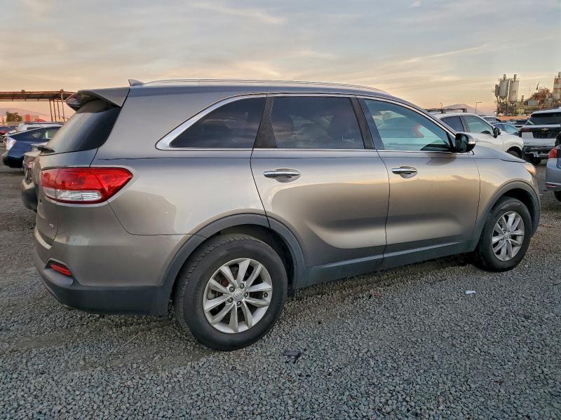 97612155 :رقم المزاد ، 5XYPG4A37GG077365 vin ، 2016 Kia Sorento مزاد بيع