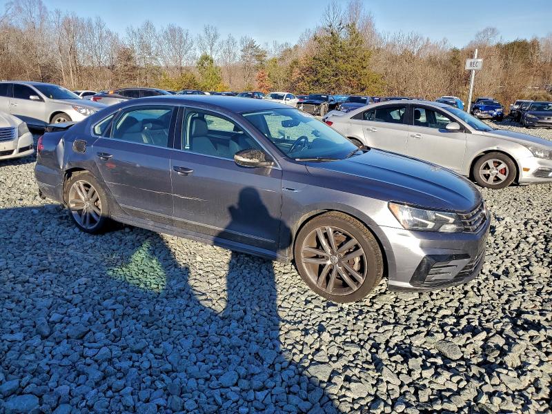 97872145 :رقم المزاد ، 1VWDT7A38HC068726 vin ، 2017 Volkswagen Passat R-l مزاد بيع