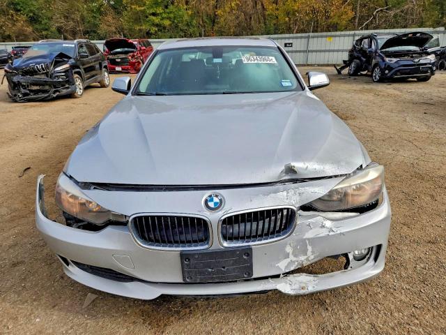 96343965 :رقم المزاد ، WBA3A5C55DF359701 vin ، 2013 Bmw 328 مزاد بيع
