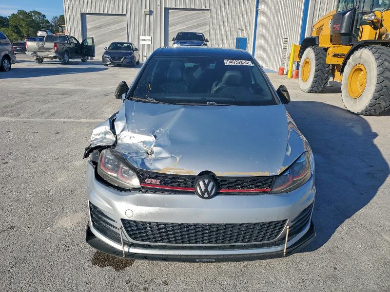 94038955 :رقم المزاد ، 3VWYT7AU1FM038439 vin ، 2015 Volkswagen Gti مزاد بيع