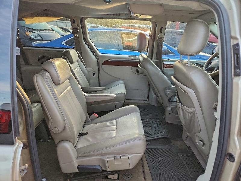 2006 Chrysler Town & Country მანქანა იყიდება აუქციონზე, vin: 2A4GP54LX6R701729, აუქციონის ნომერი: 97101675