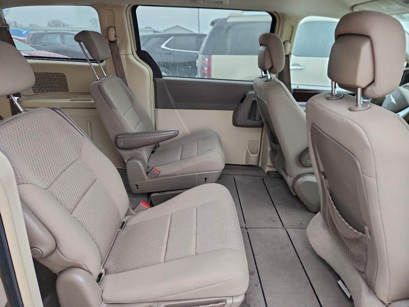 95951755 :رقم المزاد ، 2A4RR5DX9AR382256 vin ، 2010 Chrysler Town & Country مزاد بيع