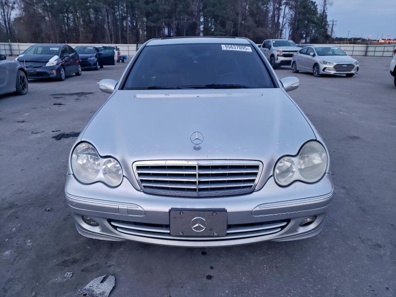 95637095 :رقم المزاد ، WDBRF92H56F832807 vin ، 2006 Mercedes-benz C مزاد بيع