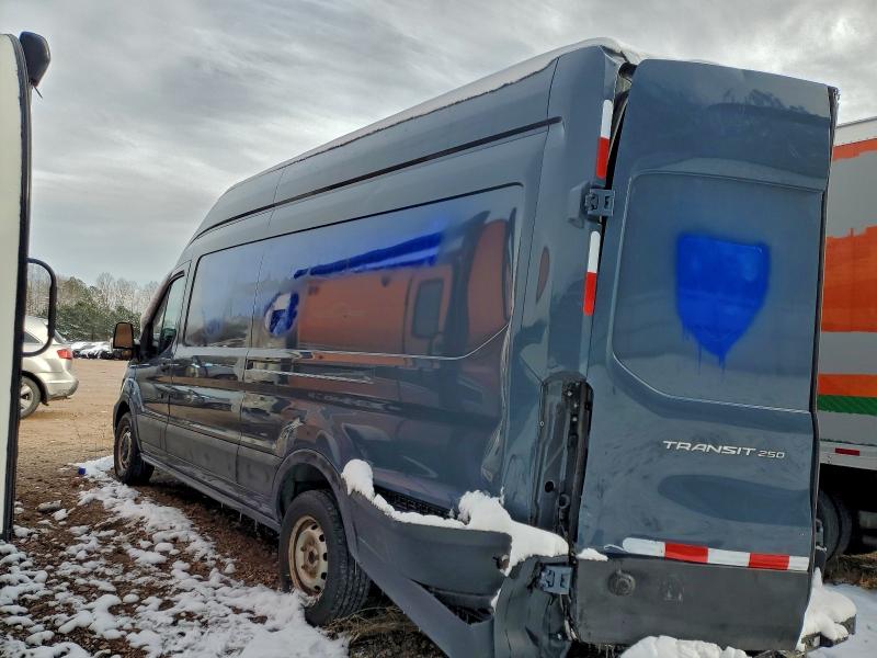 49038606 :رقم المزاد ، 1FTBR3X88LKA87201 vin ، 2020 Ford Transit مزاد بيع