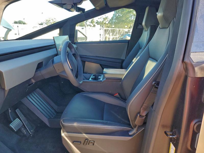 96083625 :رقم المزاد ، 7G2CEHED9RA033077 vin ، 2024 Tesla Cybertruck مزاد بيع