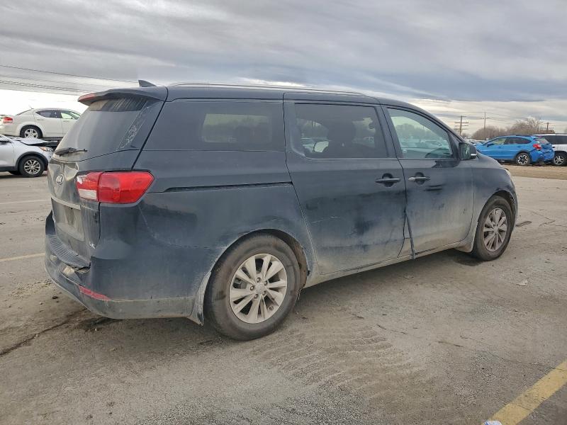 96123995 :رقم المزاد ، KNDMB5C11F6068200 vin ، 2015 Kia Sedona مزاد بيع