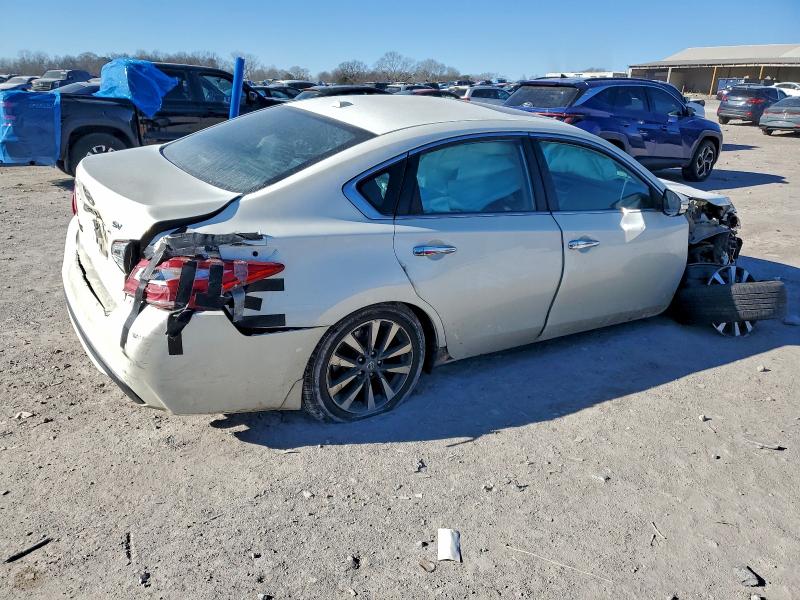 2017 Nissan Altima მანქანა იყიდება აუქციონზე, vin: 1N4AL3AP6HC154284, აუქციონის ნომერი: 45657656