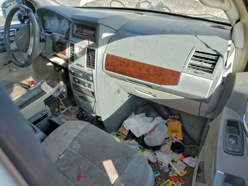 2010 Chrysler Town & Country მანქანა იყიდება აუქციონზე, vin: 2A4RR5D16AR479801, აუქციონის ნომერი: 97274115