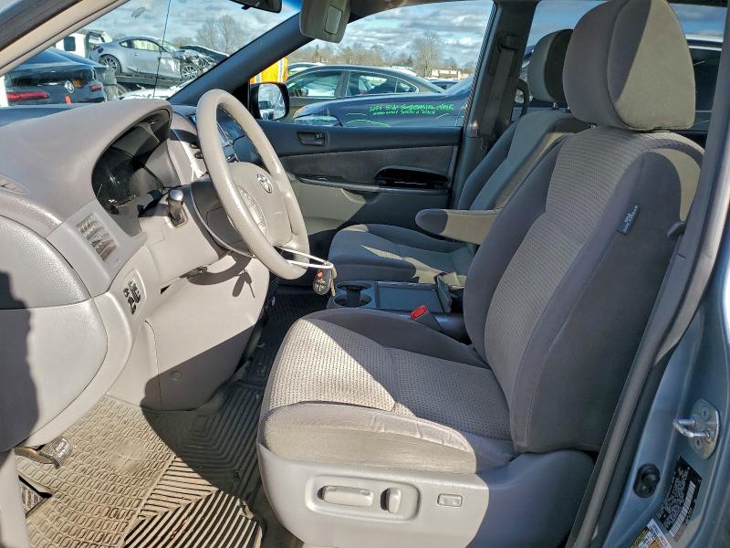 Продажа на аукционе авто 2010 Toyota Sienna Ce, vin: 5TDKK4CC7AS342236, номер лота: 98819695