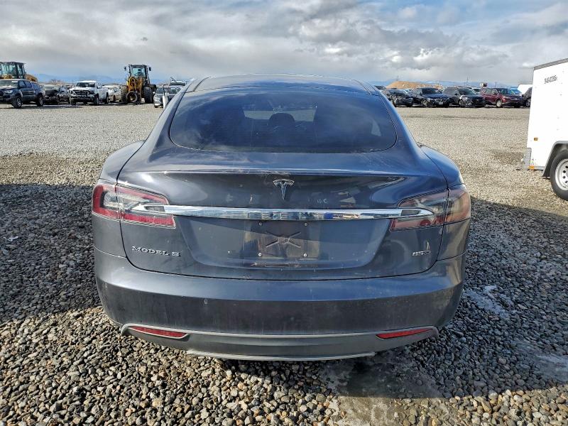 2015 Tesla Model S მანქანა იყიდება აუქციონზე, vin: 5YJSA1H24FFP69371, აუქციონის ნომერი: 95893645