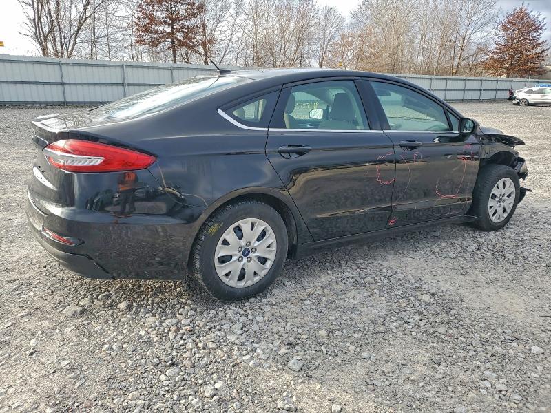 96180305 :رقم المزاد ، 3FA6P0G70KR217808 vin ، 2019 Ford Fusion مزاد بيع
