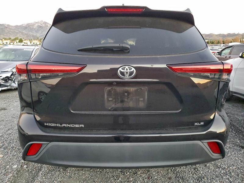 96613385 :رقم المزاد ، 5TDHZRAH0MS039109 vin ، 2021 Toyota Highlander مزاد بيع