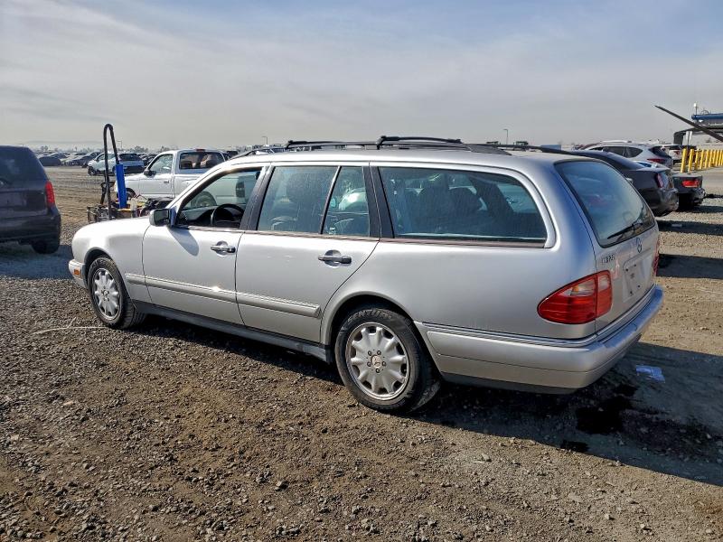 97879025 :رقم المزاد ، WDBJH65F4WA528431 vin ، 1998 Mercedes-benz E مزاد بيع