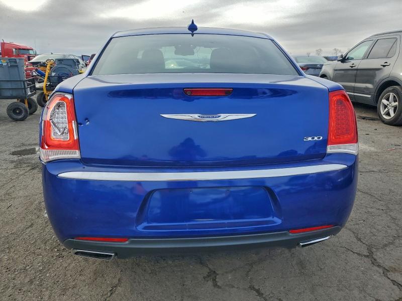 92504335 :رقم المزاد ، 2C3CCAAG7JH308810 vin ، 2018 Chrysler 300 مزاد بيع