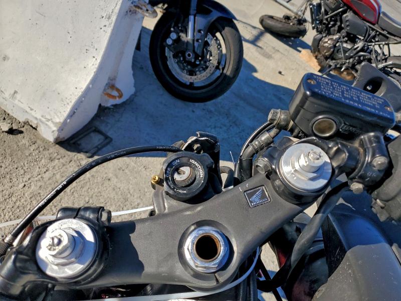 95779165 :رقم المزاد ، JH2PC35081M208578 vin ، 2001 Honda Cbr600 مزاد بيع