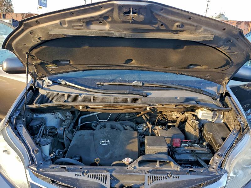 Продажа на аукционе авто 2019 Toyota Sienna, vin: 5TDYZ3DC4KS017088, номер лота: 94358505