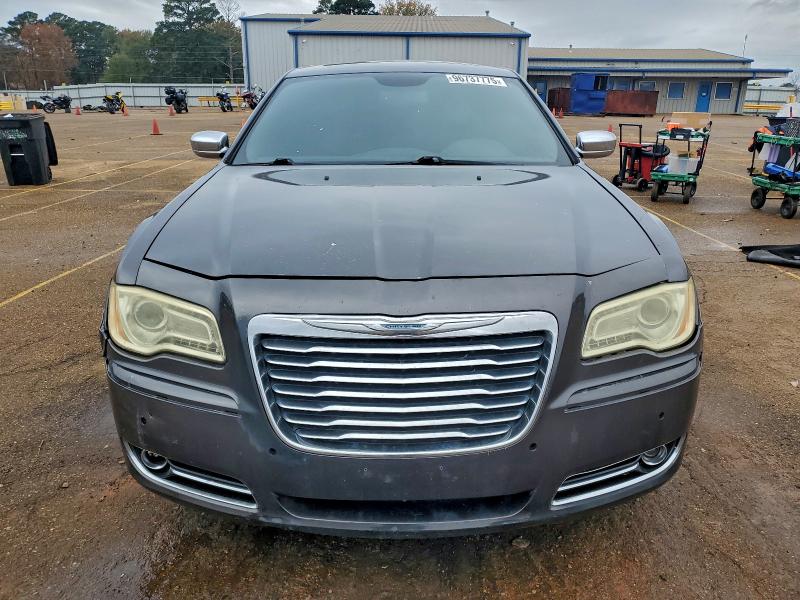 96737775 :رقم المزاد ، 2C3CCAKT6DH652886 vin ، 2013 Chrysler 300c مزاد بيع