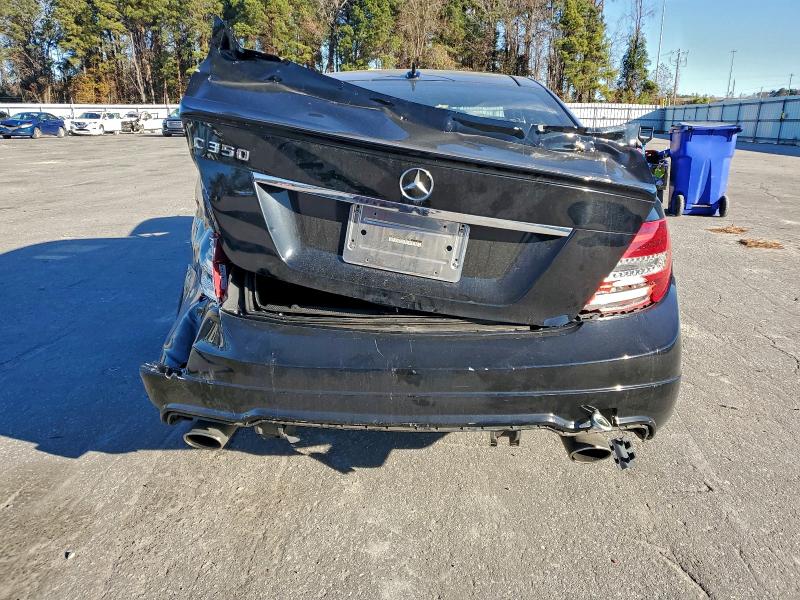 96253065 :رقم المزاد ، WDDGJ5HB5EG248215 vin ، 2014 Mercedes-benz C مزاد بيع