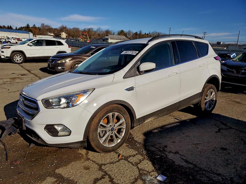 94177525 :رقم المزاد ، 1FMCU9GD0HUD99300 vin ، 2017 Ford Escape مزاد بيع
