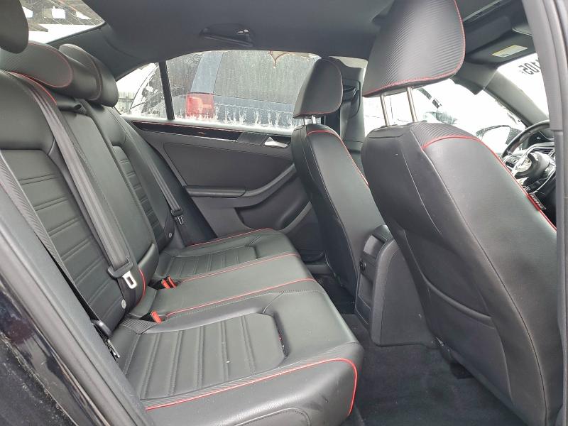 94394105 :رقم المزاد ، 3VW4T7AJ1FM267563 vin ، 2015 Volkswagen Jetta مزاد بيع