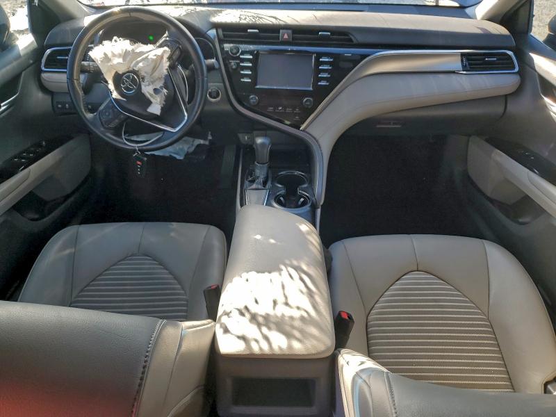 96235315 :رقم المزاد ، 4T1B11HK9JU120595 vin ، 2018 Toyota Camry مزاد بيع