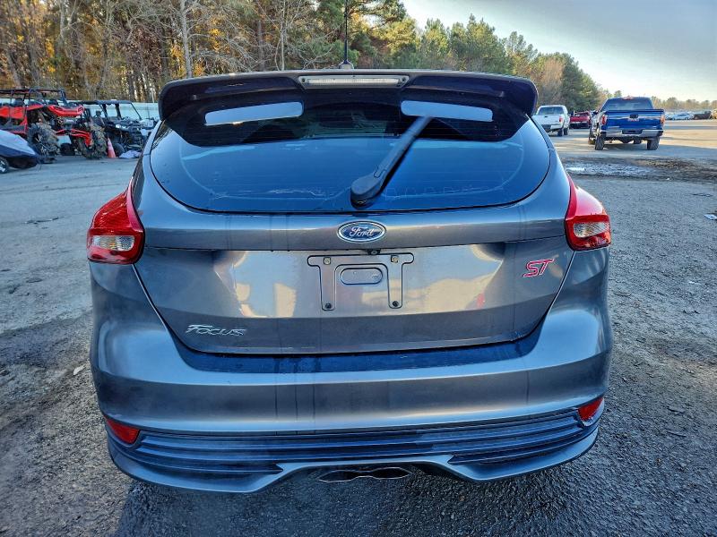 96392025 :رقم المزاد ، 1FADP3L98JL208951 vin ، 2018 Ford Focus مزاد بيع