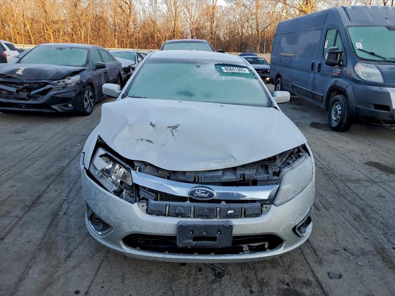95841305 :رقم المزاد ، 3FAHP0JA8BR117002 vin ، 2011 Ford Fusion مزاد بيع