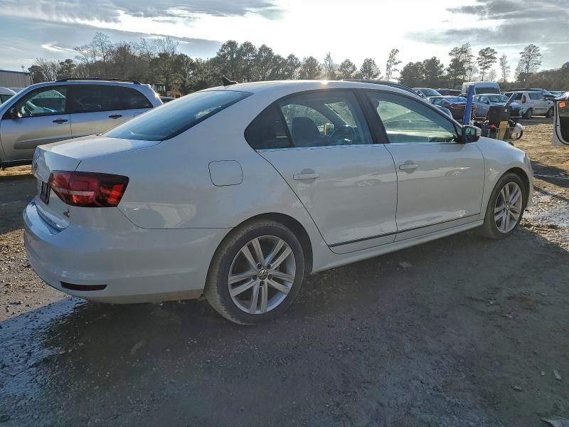 95443645 :رقم المزاد ، 3VWL17AJ5HM225529 vin ، 2017 Volkswagen Jetta مزاد بيع