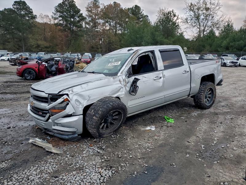 Продаж на аукціоні авто 2018 Chevrolet Silverado, vin: 3GCUKREC4JG318879, номер лоту: 95234145