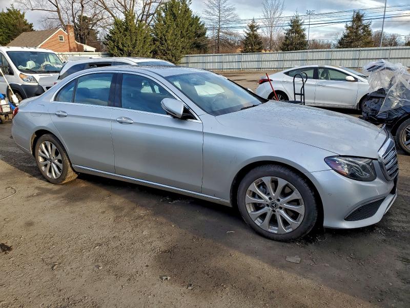 96082025 :رقم المزاد ، WDDZF4KB1KA616580 vin ، 2019 Mercedes-benz E مزاد بيع