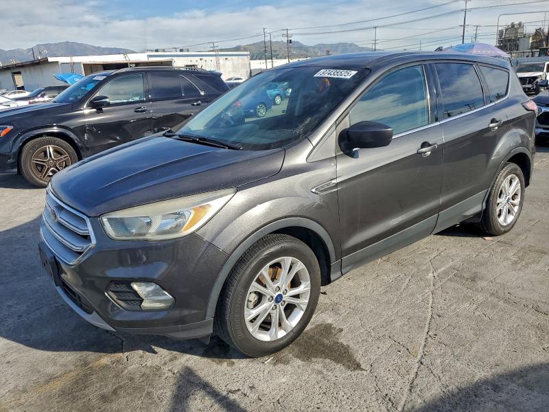 2017 Ford Escape მანქანა იყიდება აუქციონზე, vin: 1FMCU0GD8HUB81360, აუქციონის ნომერი: 97435525