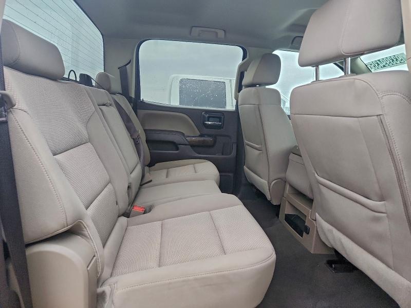 Продаж на аукціоні авто 2018 Chevrolet Silverado, vin: 3GCUKREC9JG545453, номер лоту: 93399435