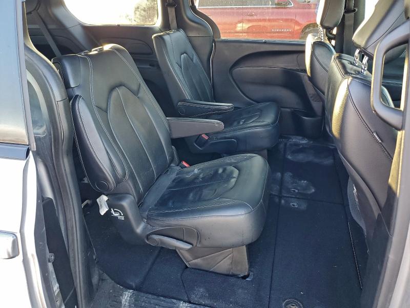 95562325 :رقم المزاد ، 2C4RC1BG0JR228036 vin ، 2018 Chrysler Pacifica مزاد بيع