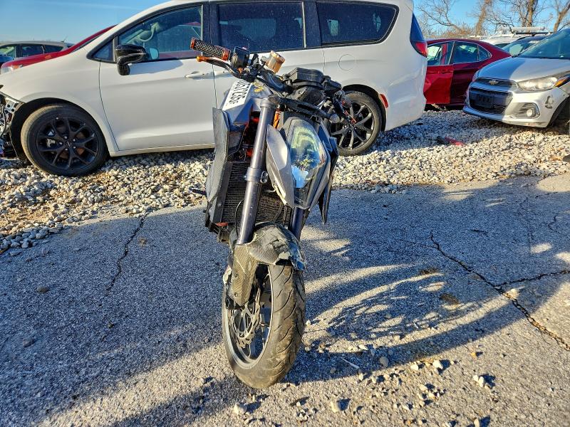 96057235 :رقم المزاد ، VBKV39408FM920664 vin ، 2015 Ktm 1290 مزاد بيع