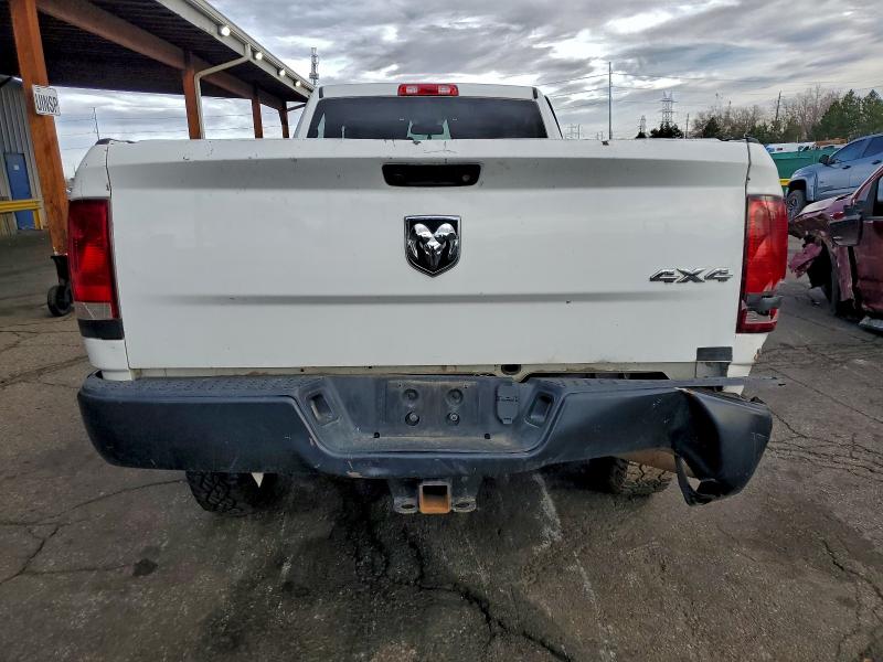 96390835 :رقم المزاد ، 3C6MR5AJ9JG332129 vin ، 2018 Ram 2500 مزاد بيع