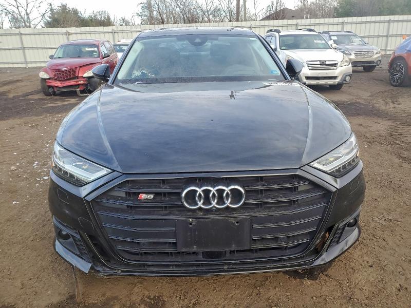 94931485 :رقم المزاد ، WAU8SAF82MN011541 vin ، 2021 Audi S8 مزاد بيع